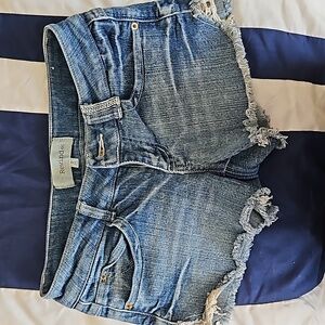 Rewind shorty shorts. Girls Jean shorts, size 3 like new.